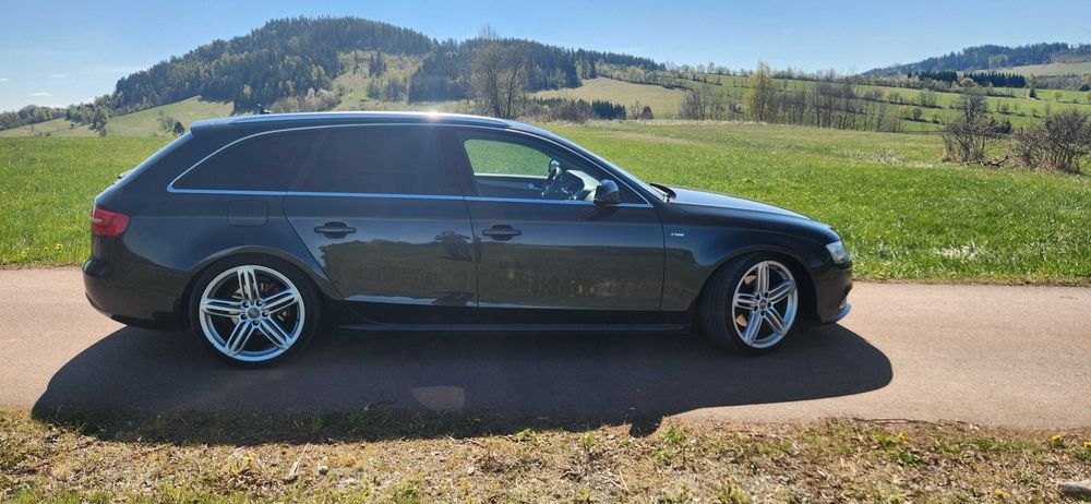 Audi a4 b8 2.0 tdi S-line