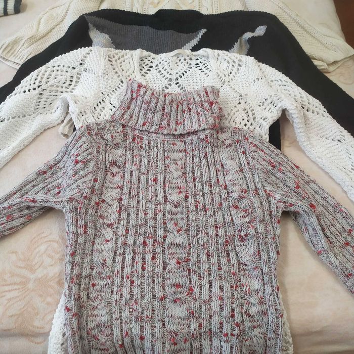 Swetr golf damski S/M 4 sztuki za 22zł.