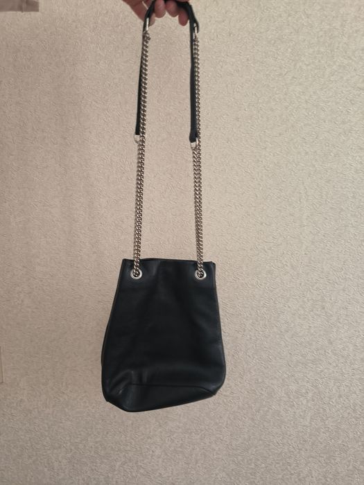 сумка чорного кольору
