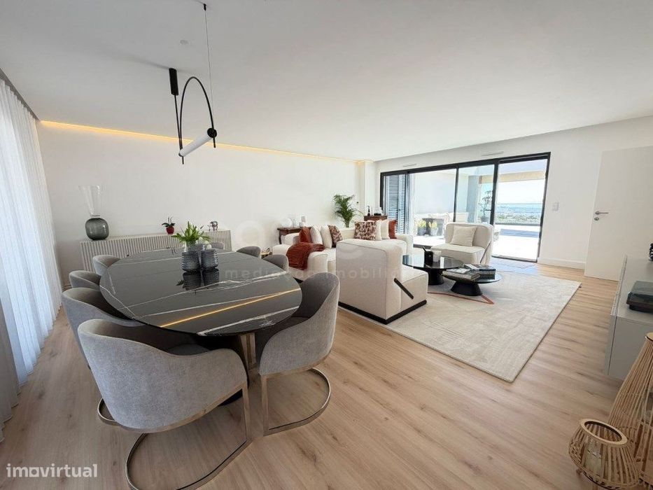 Exclusivo T4 de Luxo no Condomínio Sky City - Terraço de 185m² com ...