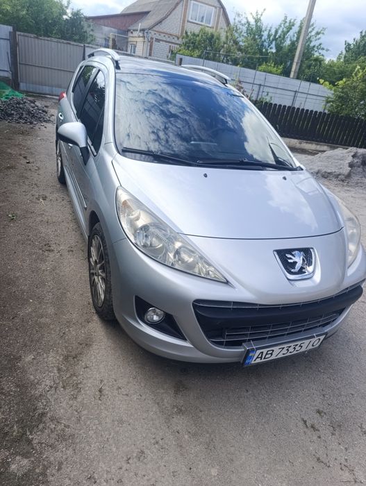 Продам Peugeot 207  2011 р.