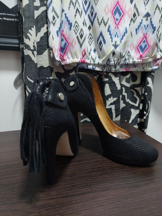 Czarne, skórzane, efektowne szpilki