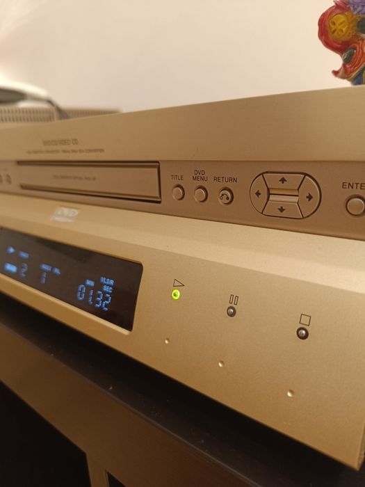 Leitor DVD/CD - Sony DVP-7700