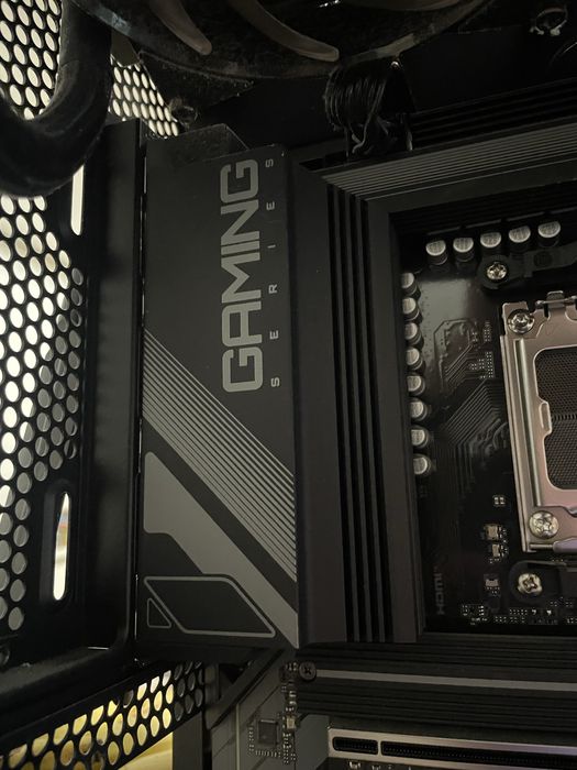 Материнская плата  GIGABYTE B650 GAMING X AX V2 AM5