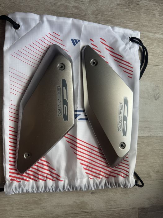 Honda CB650R – Tampas Laterais Originais Cinza (2019–2023)
