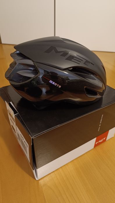 Capacete MET Manta MIPS