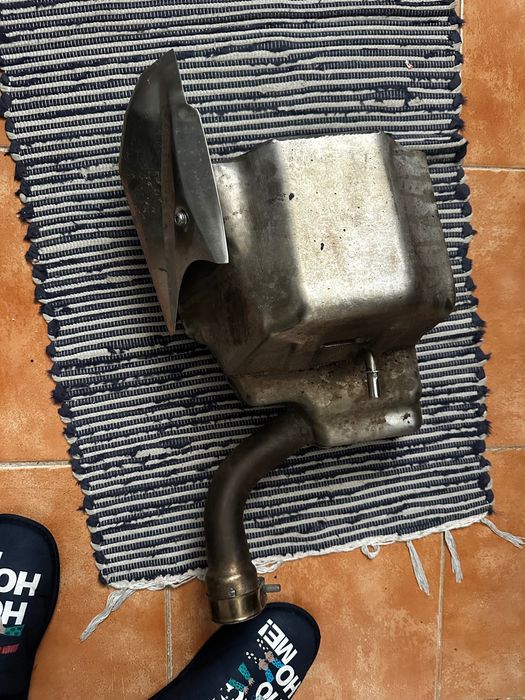 Escape Benelli trk 502