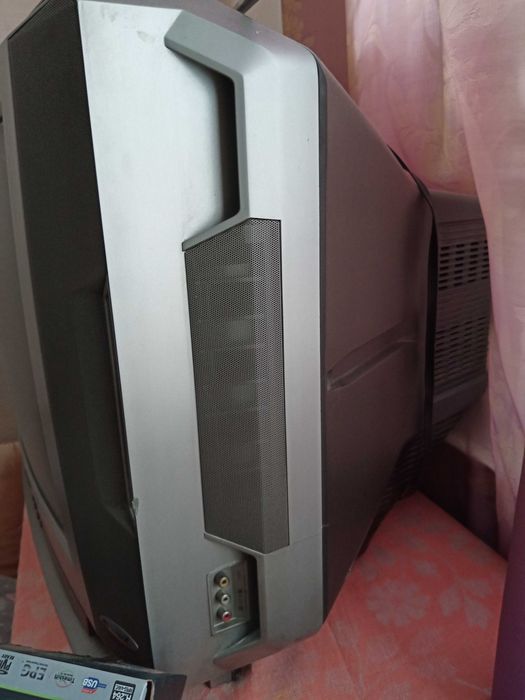 Срочно продам телевизор LG .