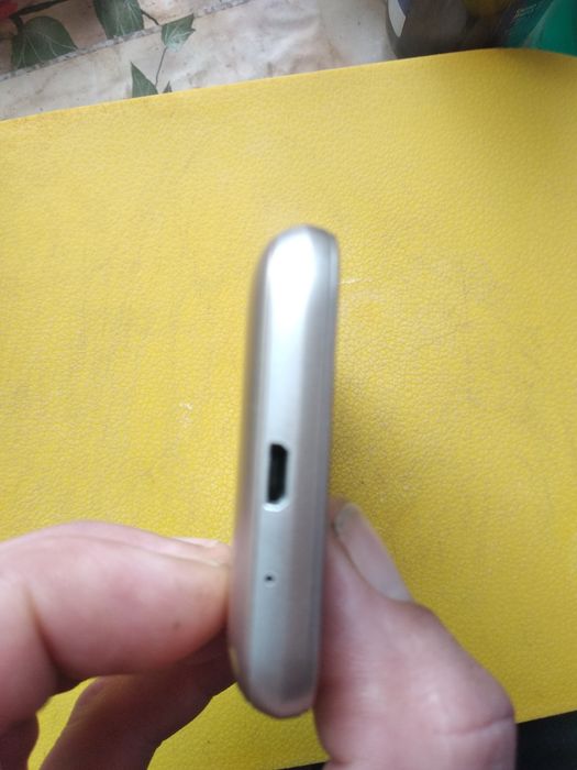 Samsung J1 mini.