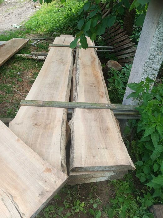 Продам дошку свіжо пиляна.