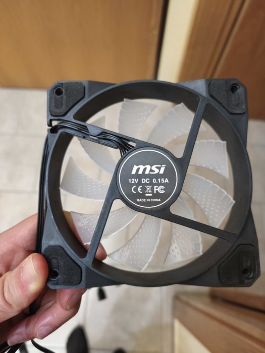 4 ventoinhas MSi com RGB + cabo de ligação64739926138499123