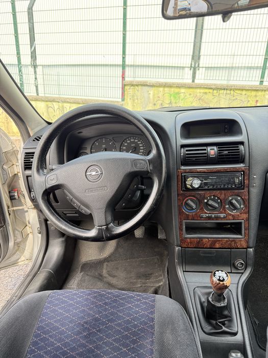 Opel Astra — fotografia 8