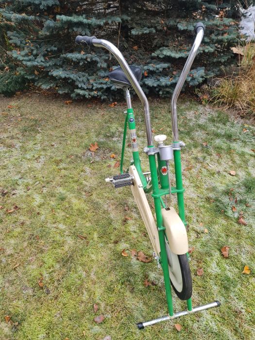 Stary  rower treningowy