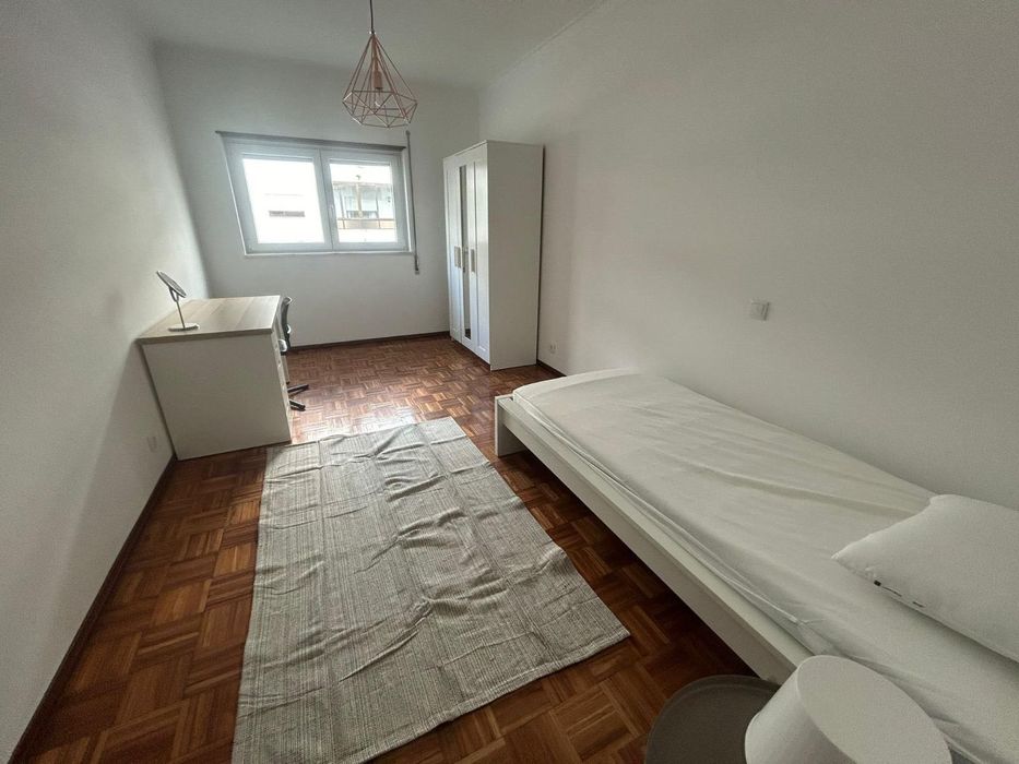 Arrendo quarto em apartamento na guimarota