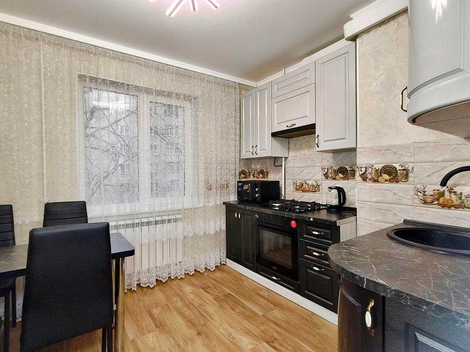 Оренда гарного 1-кімнатного житла поруч з ТРЦ ГОЛІВУД.