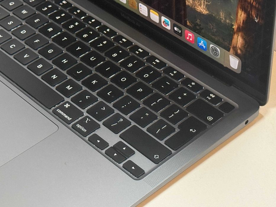 Apple MacBook Air 13 2020 - M1 8GB / 256GB - 87% Kondycji baterii - Gwarancja - Stan BDB