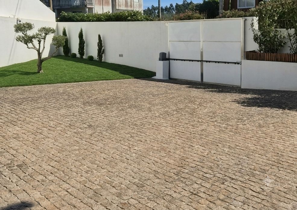 T1 inserido em moradia isolada, perto dos passionistas