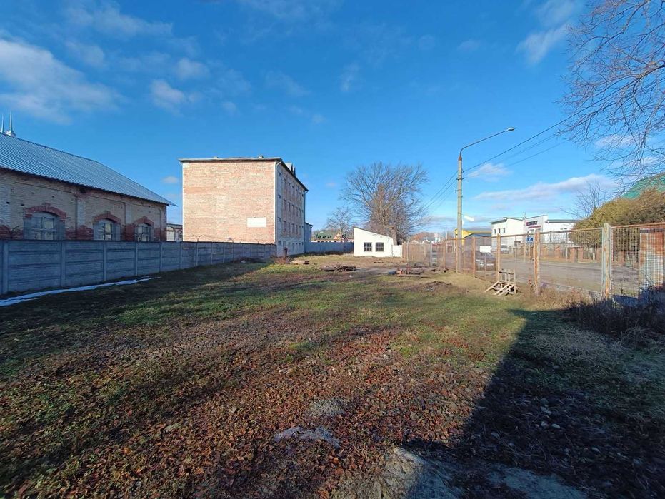 Продаж великої комерційної будівлі + земля приватизована, м. Дрогобич!