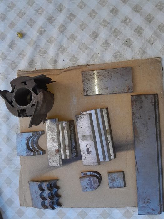 Zabytkowe narzędzia mechaniczne i ręczne stolarskie
