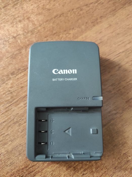 Зарядний пристрій CB-2LZE  CANON
