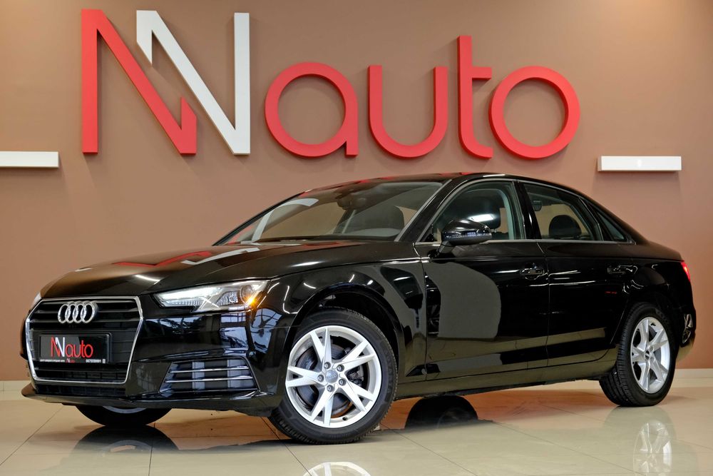 Audi A4 2017 чорна