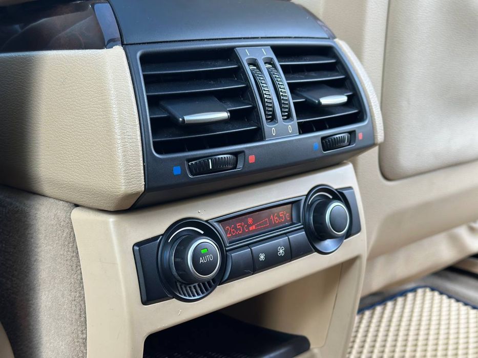 Продам BMW X5 E70 2010