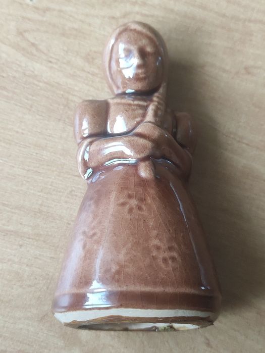 Figurka fajans, ceramika PRL 10 cm