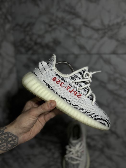 Кроссовки adidas Yeezy boost оригинал размер 38 24,5 см