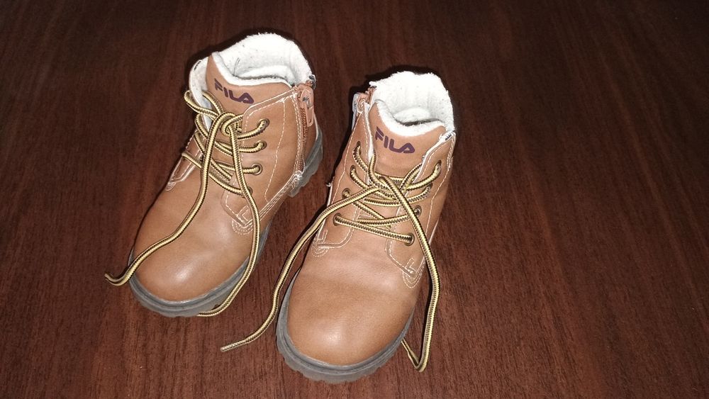 Sprzedam buty zimowe rozmiar 25