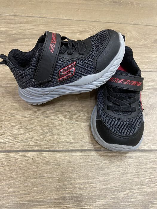 дитячі кросівки skechers 23 розмір