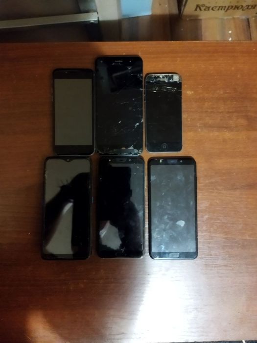 Продам 50 телефонів одним лотом