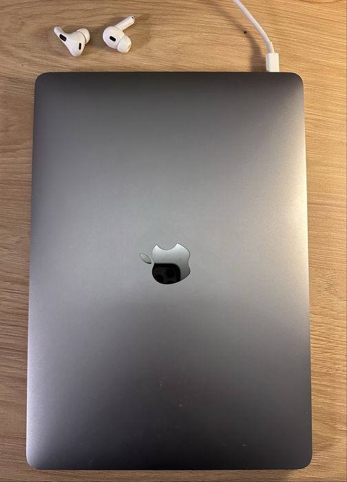 MacBook Pro (2017) 16 GB