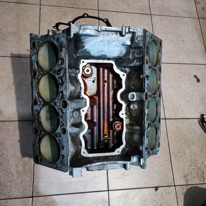 Blok Silnika Stolik Audi A8 S8 D2 Lift A6 S6 C5 4.2 V8