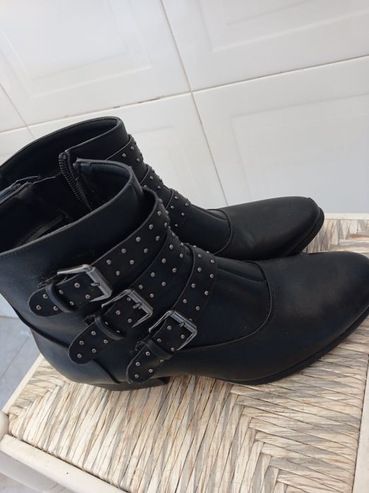 Botins impecáveis - pretos64729680500099122