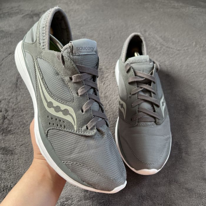 Жіночі кросівки Saucony kinetarelay. P. 42. Ідеал!!!