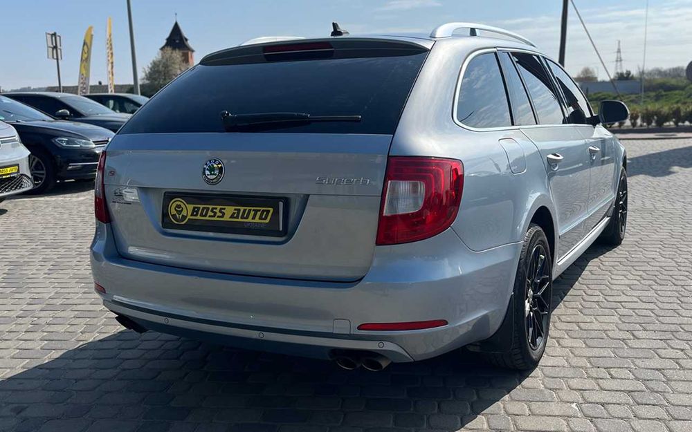 Skoda Superb 2011