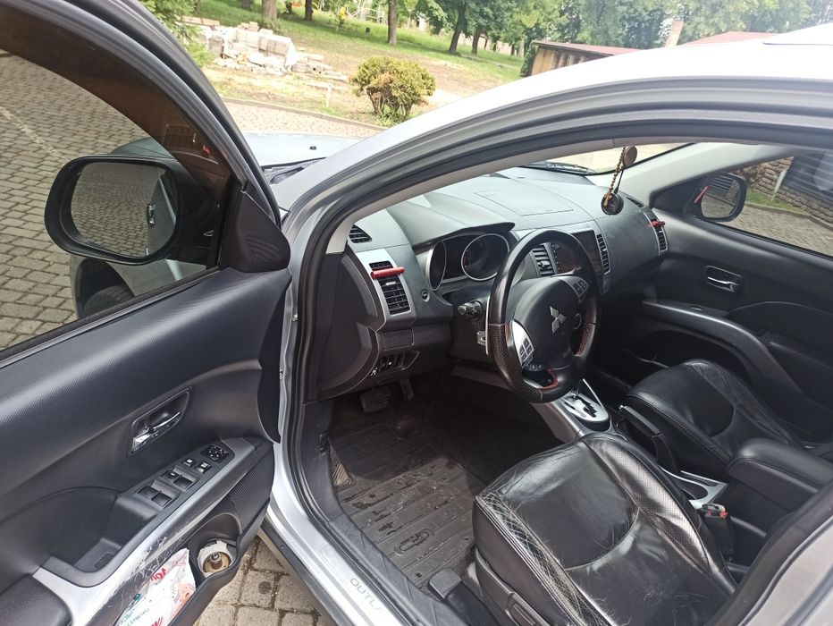 Mitsubishi Outlander XL