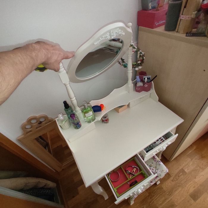 Toucador branco com banco