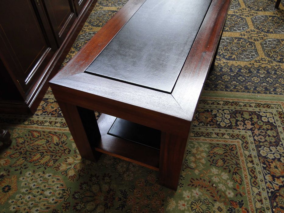 Mesa de centro com em madeira e pele - óptimo estado