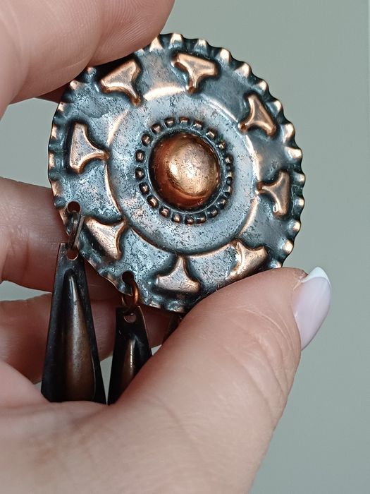 Broszka miedziana metaloplastyka cepelia prl dyndałki