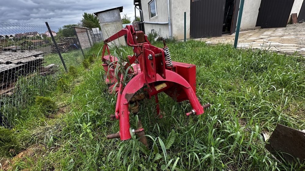 Трактор універсал 445 , причеп , косарка роторна z-069