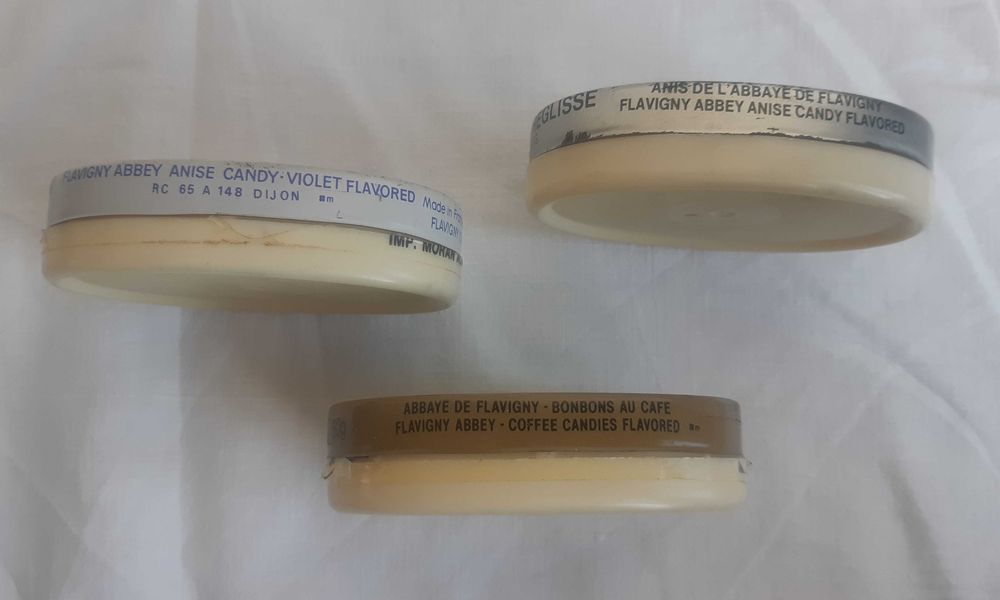 Antigas Caixas Francesas de Pastilhas