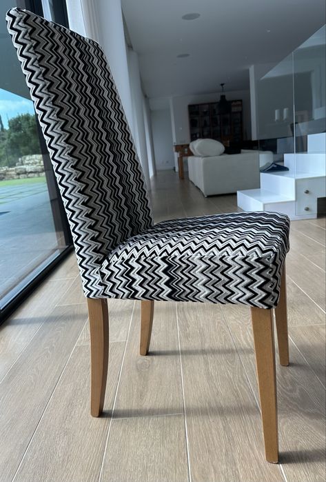 Cadeira Kare em tecido beje e castanho