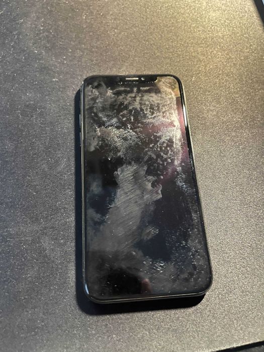 Iphone xs uszkodzony ekran