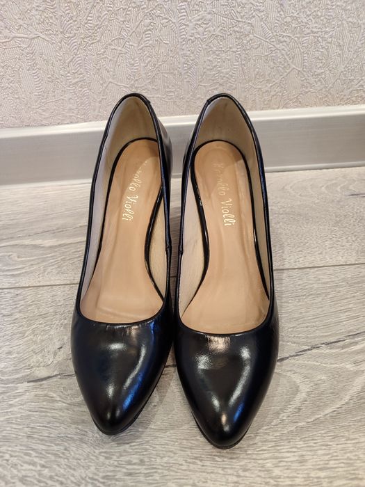 Туфлі жіночі  р. 40