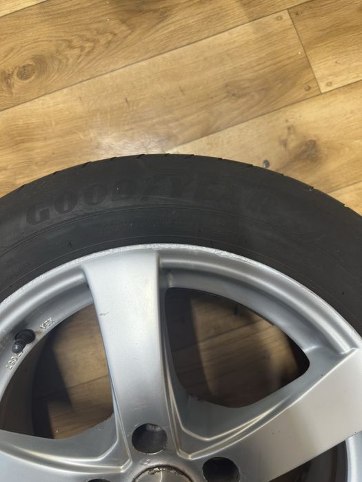 Opony z felgami Dezent 16” 205/55/16