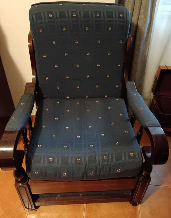 Cadeirão estilo rústico, excelente estado