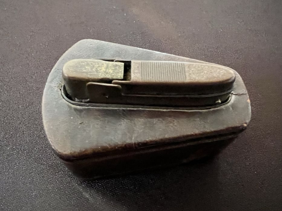 Isqueiro vintage SILVER MATCH caixa couro.