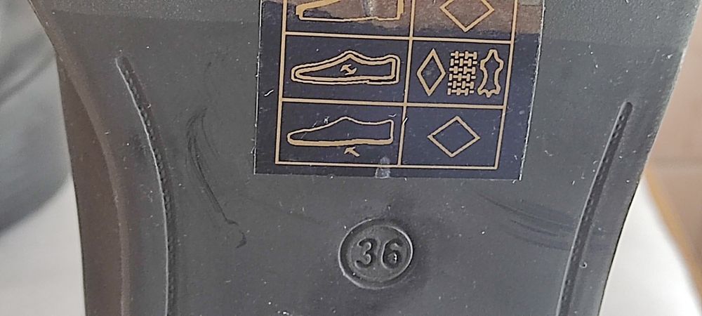Baixa de preco Botas senhora em pele NOVAS Tam.36