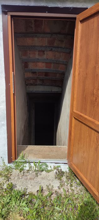 Доглянута садиба 20 км від міста.(ЖД станція,р. Десна)